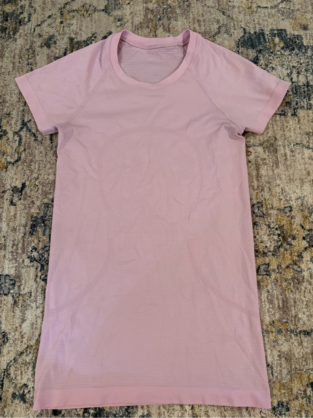 Lululemon Swiftly Tech Short Sleeve Crew Size 4 Light Pink